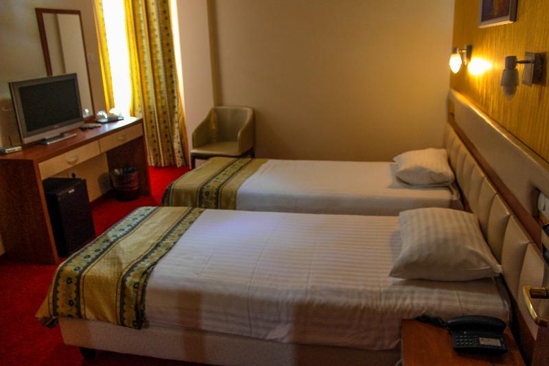 Kosher Hotel Lev Or Бухарест Экстерьер фото