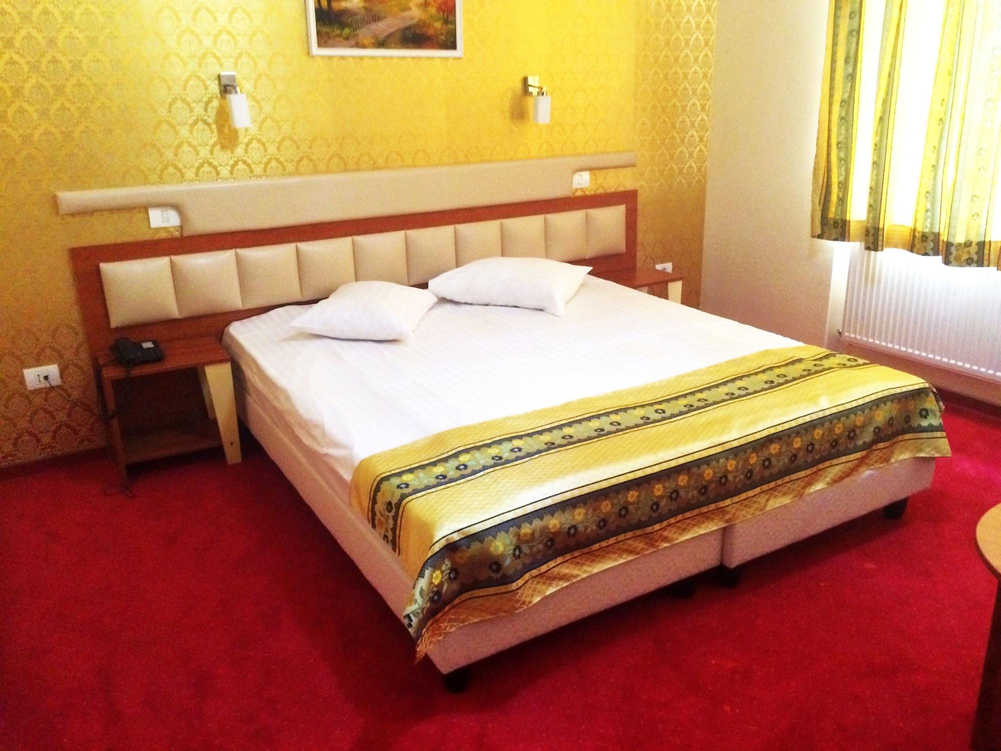 Kosher Hotel Lev Or Бухарест Экстерьер фото