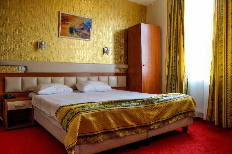 Kosher Hotel Lev Or Бухарест Экстерьер фото