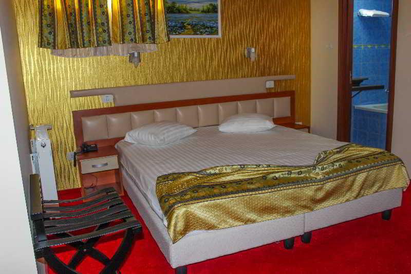 Kosher Hotel Lev Or Бухарест Экстерьер фото