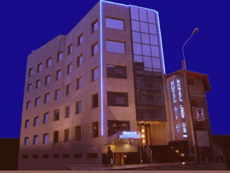 Kosher Hotel Lev Or Бухарест Экстерьер фото