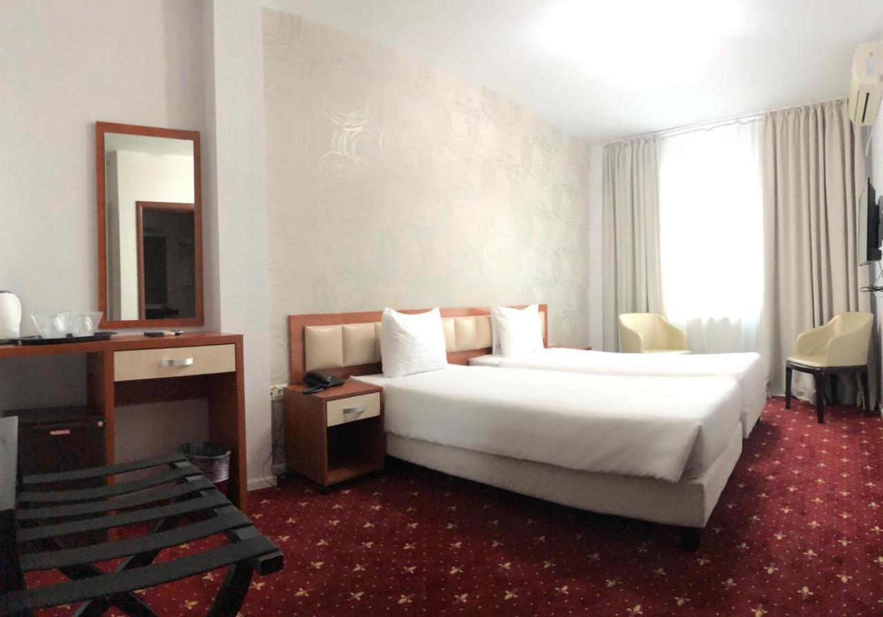 Kosher Hotel Lev Or Бухарест Экстерьер фото