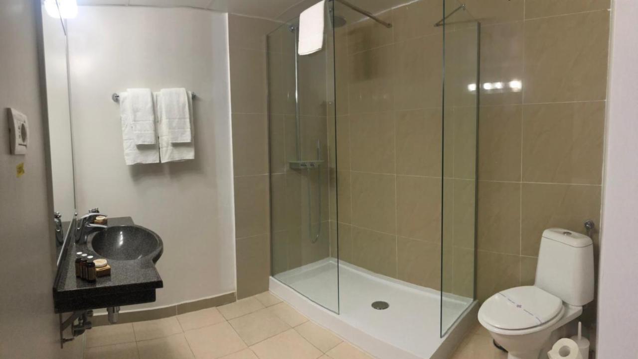 Kosher Hotel Lev Or Бухарест Экстерьер фото